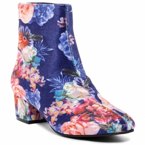 Betsey Johnson Shoes - Betsy Johnson